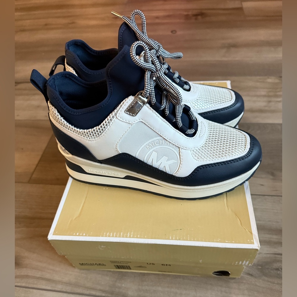 Women size 6 Michael Kors Shoes